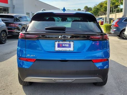 Used 2022 Chevrolet Bolt EUV LT w/ Convenience Package image 5