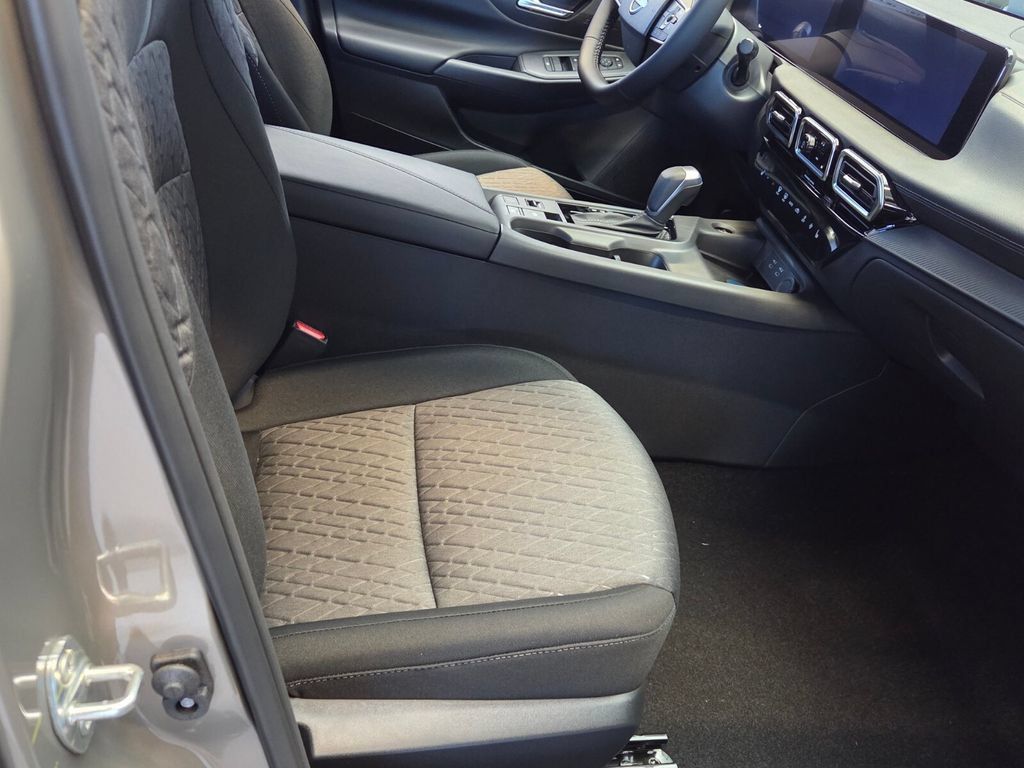 New 2027 Nissan Sentra SV w/ SV Convenience Package FWD image 14