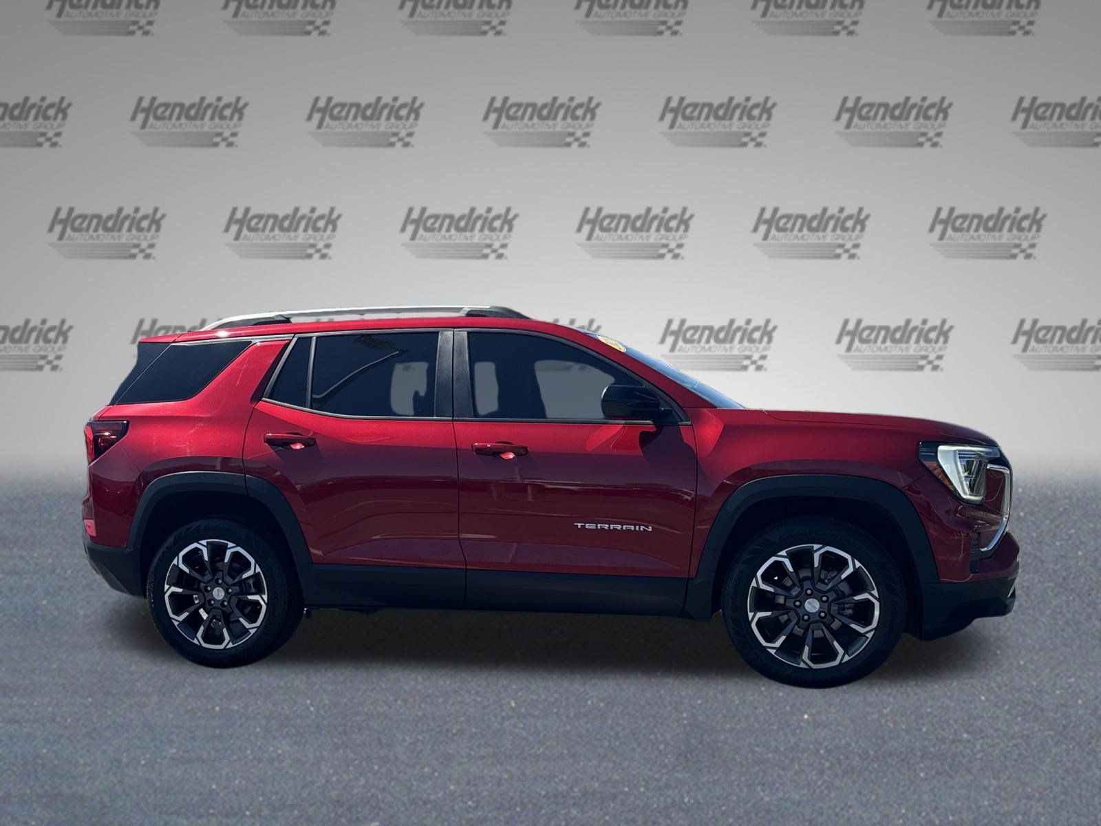 Used 2025 GMC Terrain Elevation w/ Elevation Premium Package AWD/4WD image 11