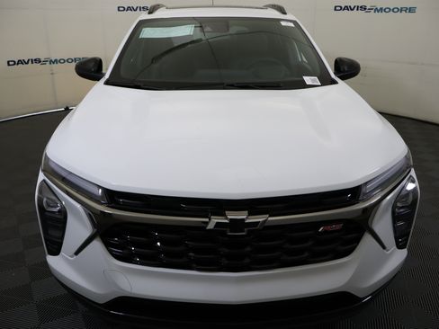 New 2026 Chevrolet Trax RS w/ Sunroof Package FWD image 14