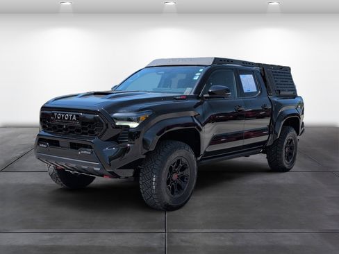 Used 2025 Toyota Tacoma TRD Pro AWD/4WD image 4