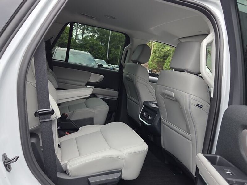 New 2026 Ford Expedition Active RWD image 17