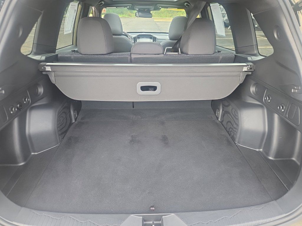 Used 2025 Subaru Forester Premium AWD/4WD image 23
