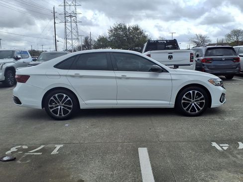 Used 2023 Volkswagen Jetta Sport image 24