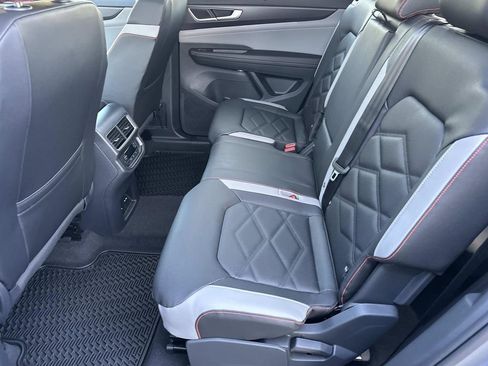 New 2026 Volkswagen Atlas Peak Edition image 17