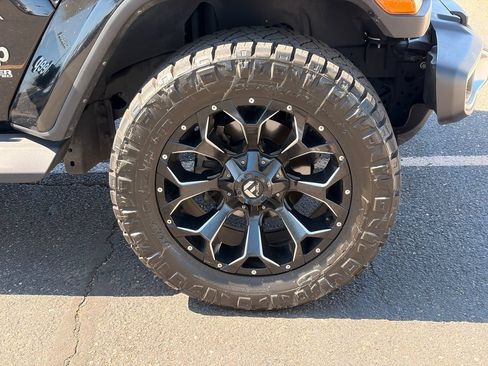 Used 2022 Jeep Wrangler Unlimited Sahara AWD/4WD image 10