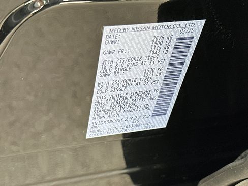Used 2025 Nissan Pathfinder SV AWD/4WD image 38