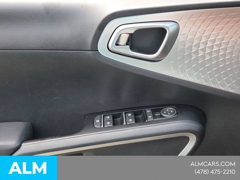 Used 2025 Kia Soul LX w/ LX Technology Package FWD image 26