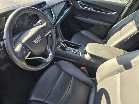 Used 2021 Cadillac XT6 Premium Luxury image 21