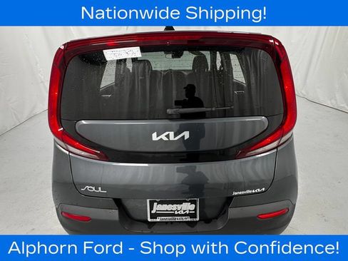 Used 2022 Kia Soul LX w/ Technology Package FWD image 4