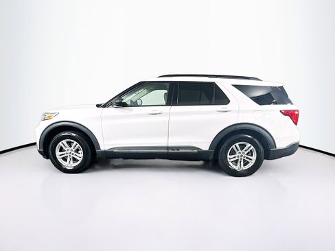 Used 2020 Ford Explorer XLT w/ Equipment Group 202A image 4