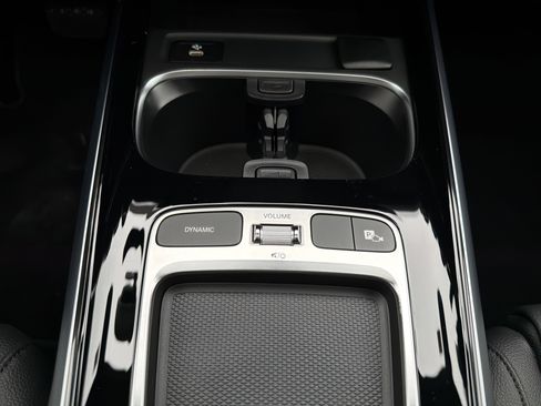 Used 2026 Mercedes-Benz GLB 250 4MATIC image 23