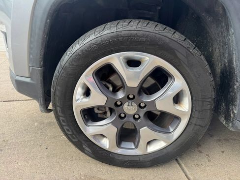 Used 2021 Jeep Compass Limited AWD/4WD image 22