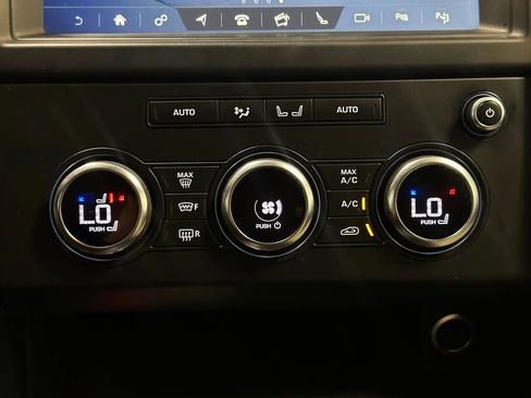 Used 2020 Land Rover Discovery Landmark AWD/4WD image 43