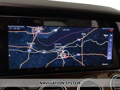 Used 2017 Mercedes-Benz E 300 4MATIC image 3