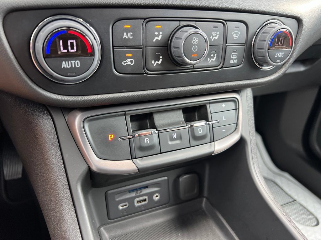 Used 2023 GMC Terrain AT4 AWD/4WD image 14