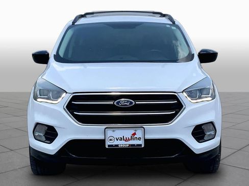 Used 2017 Ford Escape SE w/ SE Sport Appearance Package FWD image 4