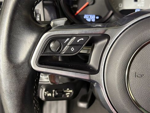 Used 2021 Porsche Macan S image 27