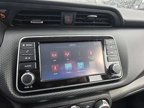 Used 2022 Nissan Kicks S FWD image 9