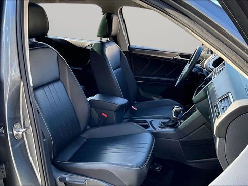 Used 2024 Volkswagen Tiguan SE image 23