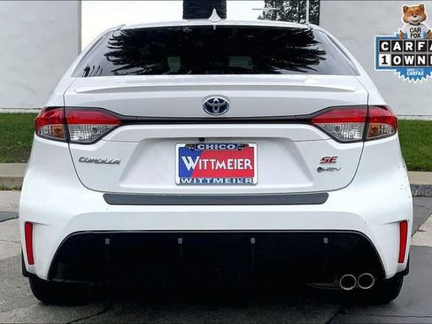 Used 2025 Toyota Corolla SE w/ SE Premium Package image 4