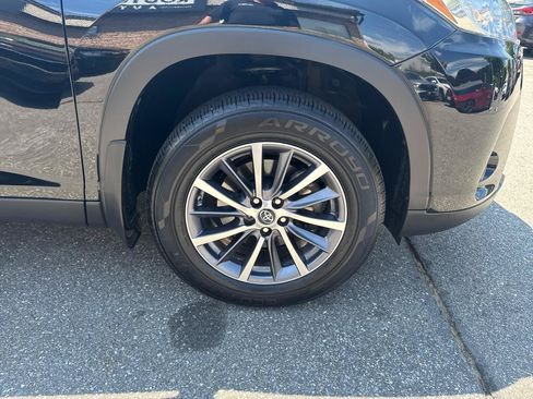Used 2019 Toyota Highlander XLE AWD/4WD image 20