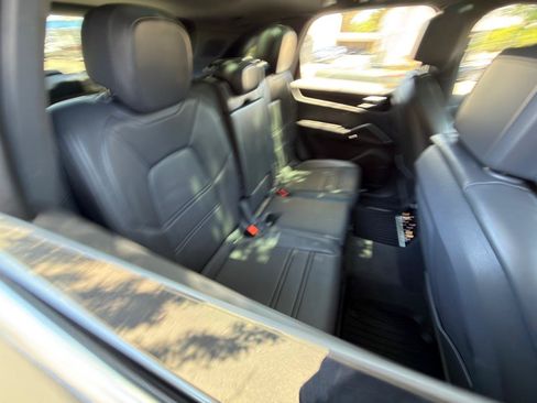 Used 2019 Porsche Cayenne AWD/4WD image 11
