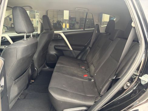 Used 2014 Toyota RAV4 LE AWD/4WD image 25