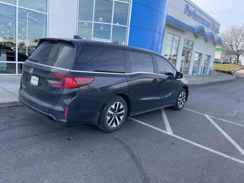 Certified 2025 Honda Odyssey EX-L image 9