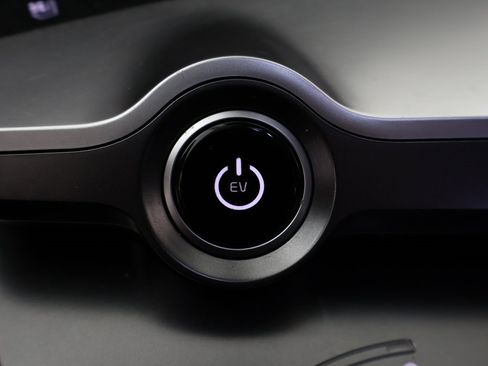 Certified 2023 Kia EV6 Wind w/ Wind Technology Package image 42