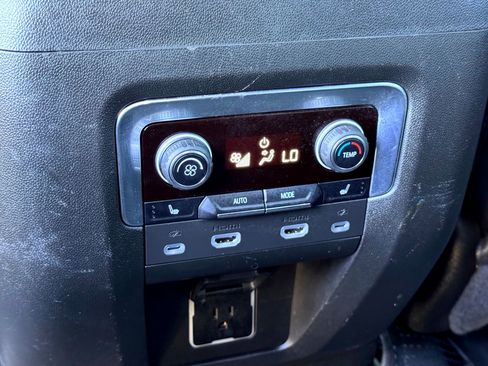 Used 2022 Chevrolet Suburban Z71 w/ Z71 Off-Road Package image 22