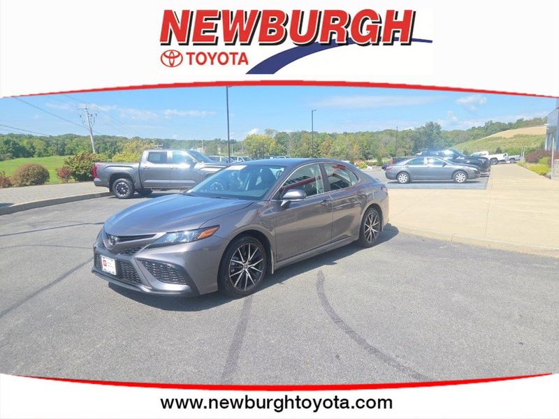 Certified 2023 Toyota Camry SE image 1