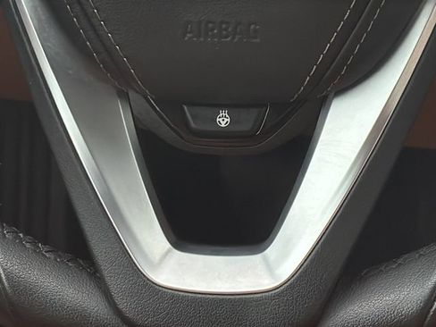 Used 2023 BMW 530i xDrive AWD/4WD image 31