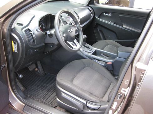 Used 2013 Kia Sportage LX FWD image 11