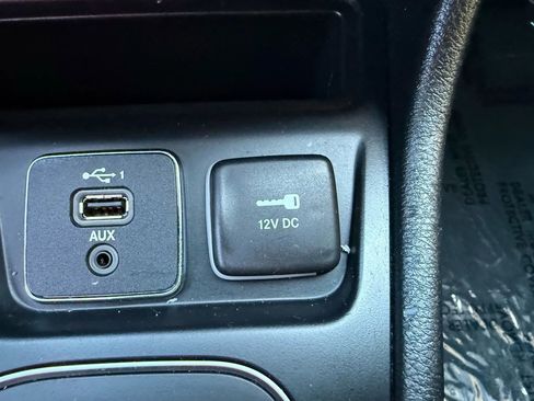 Used 2020 Jeep Cherokee Latitude image 19