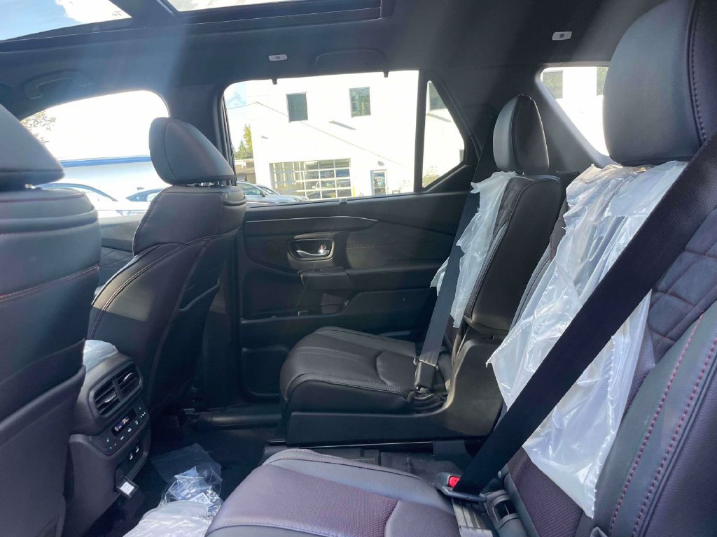 New 2026 Honda Pilot Black Edition image 11