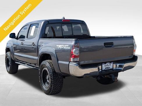 Used 2015 Toyota Tacoma TRD Pro w/ TRD Off-Road Package image 3