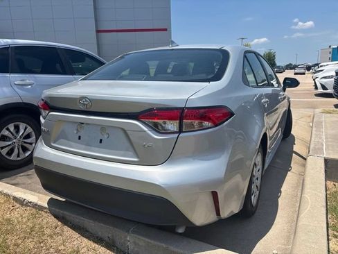 Used 2025 Toyota Corolla LE FWD image 3