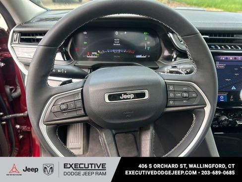 Used 2024 Jeep Grand Cherokee Limited 4xe w/ Luxury Tech Group II AWD/4WD image 9