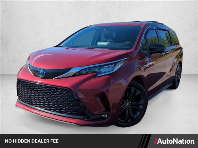 Certified 2024 Toyota Sienna XSE FWD image 1