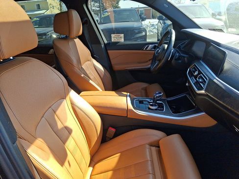 Used 2022 BMW X5 sDrive40i w/ M Sport Package image 11