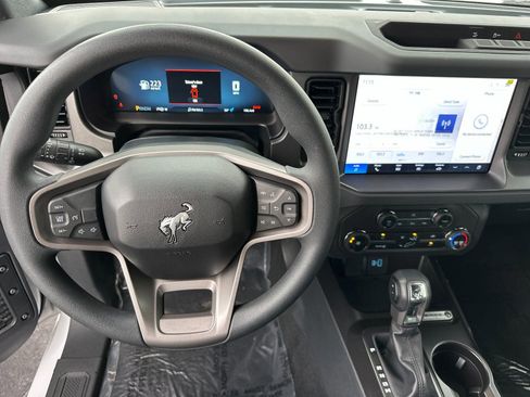 New 2025 Ford Bronco 2-Door AWD/4WD image 9