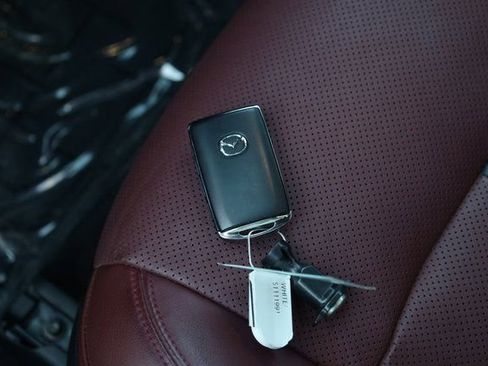 Used 2025 MAZDA CX-70 Plug-In Hybrid w/ Premium Plus image 32