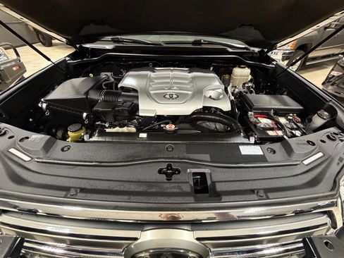 Used 2019 Toyota Land Cruiser image 23