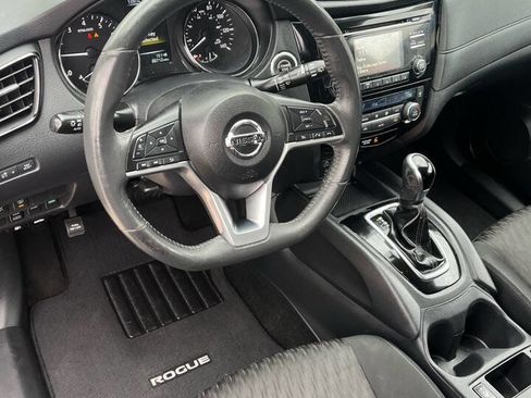 Used 2017 Nissan Rogue SV image 22