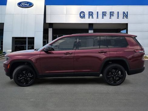Used 2023 Jeep Grand Cherokee L Limited w/ Black Appearance Package RWD image 10