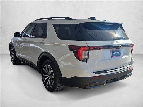 Used 2025 Ford Explorer ST-Line w/ Premium Package image 3