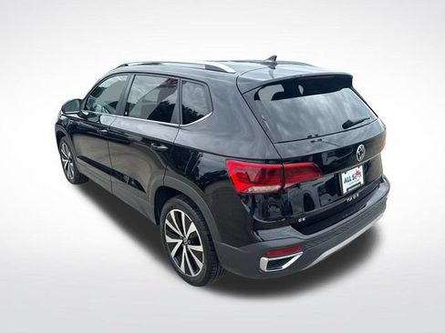 Used 2024 Volkswagen Taos SE FWD image 6