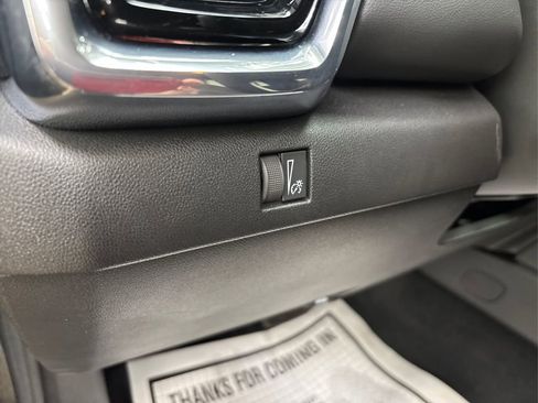 Used 2024 GMC Canyon Elevation w/ Elevation Premium Package image 32