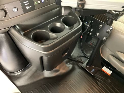 Used 2021 Chevrolet Express 2500 RWD image 24